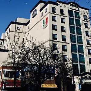 Marco Laguardia & Hotel New York